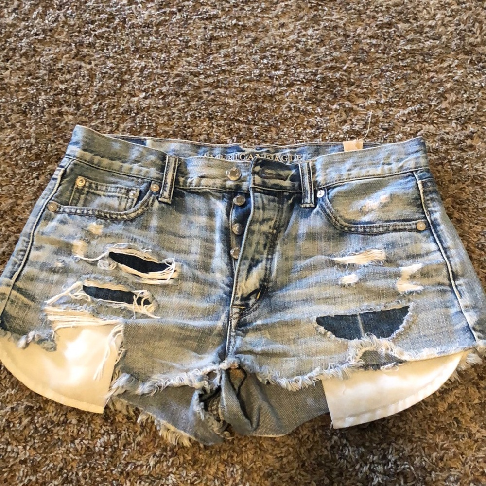 Distressed festival shorts